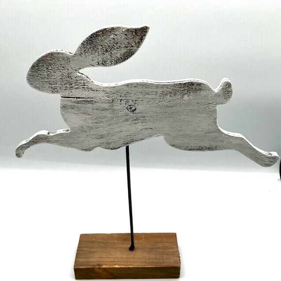 Distressed Wood Bunny on Post - Picture 11 of 15